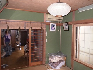 リフォーム前の和室の壁と床