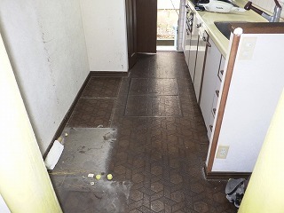 リフォーム前の台所の床