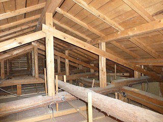 リフォーム前の檀家様控え室・休憩室の小屋裏