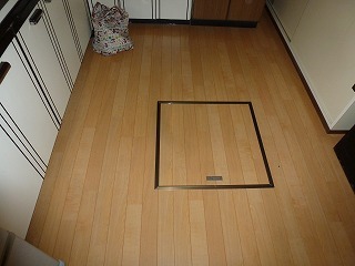 床のリフォームが完成した台所