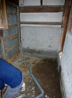 リフォーム中の解体が終わった浴室