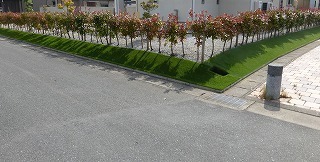 リフォーム後の人工芝を貼った法面