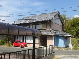 葺き替えリフォーム前の瓦の屋根