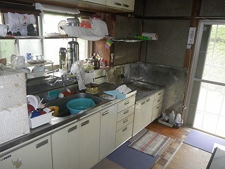 リフォーム前の台所のキッチン