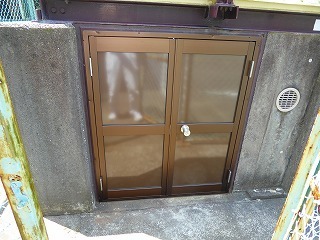アルミ製のドアに取り替えた建具のリフォーム後