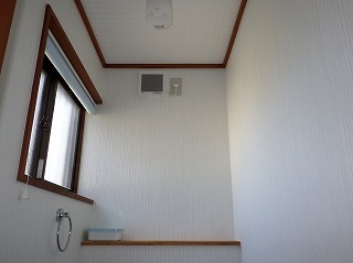 リフォーム後のトイレの壁や天井