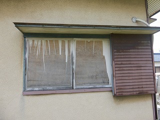 取替えリフォーム前の木製雨戸