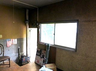 リフォーム前の勝手口と高窓