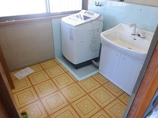 リフォーム前の洗面・洗濯・脱衣所と洗面台