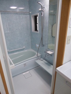 リフォーム後のユニットバスになった浴室