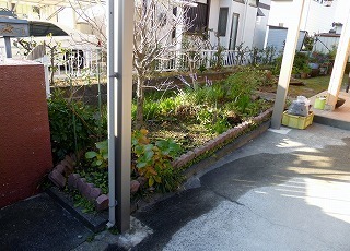 リフォーム前の花壇や庭