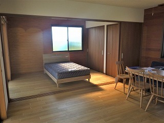 事務室が寝室とリビングになったリフォーム後