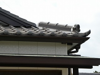 屋根の漆喰の塗り替えリフォーム後