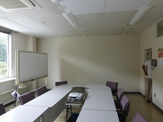 リフォーム前の会議室