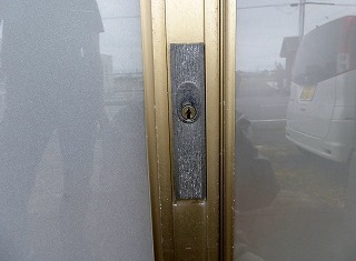 取替えリフォーム前の玄関引戸の鍵