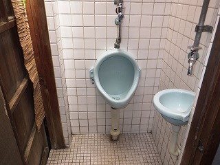 リフォーム前のトイレの小便室